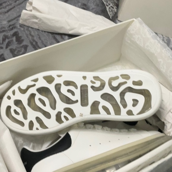 Alexander McQueen White Sneakers with Black Detail - Picture 5 of 5